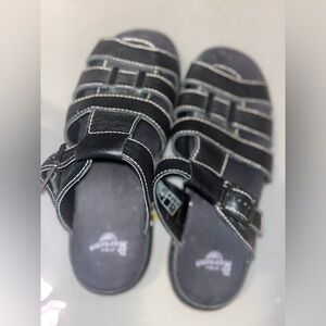 EUC Dr Martens Brigid Sandal US9